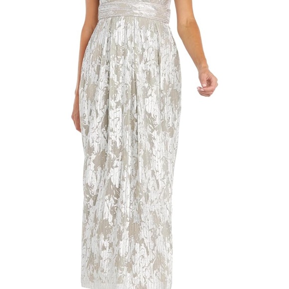 R&M Richards Women's Long Length Sleeveless Metallic Printed Gown - Picture 8 of 8